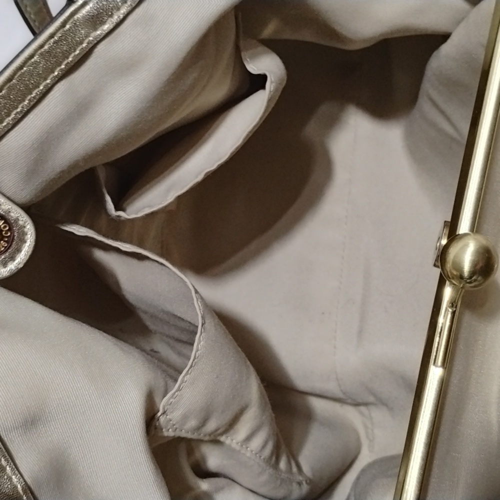 SALE! Coach Twist Lock 3 Compartment Vintage Shoulder Bag W Hangtags & Scarf - Picture 14 of 15